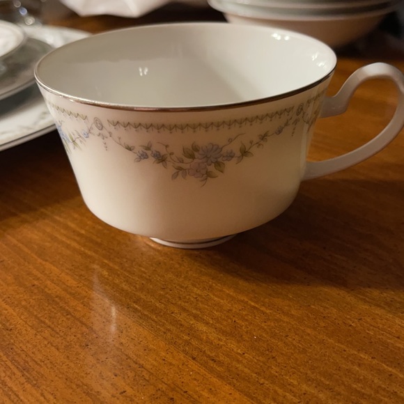 Mikasa fine china discontinued pattern “Betty Ann” - Picture 8 of 8